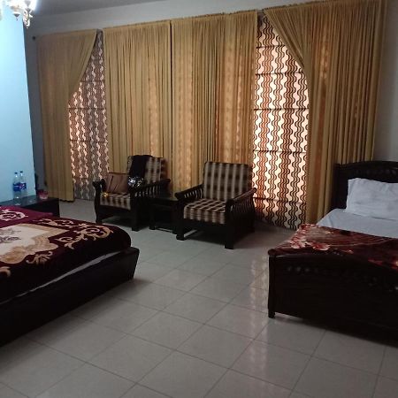Tourist Hub Islamabad Bed and Breakfast Exteriör bild