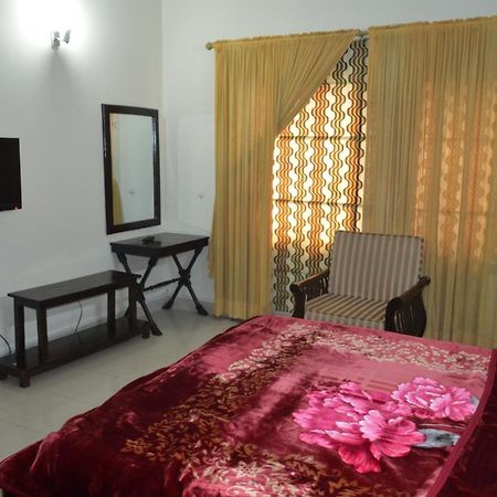 Tourist Hub Islamabad Bed and Breakfast Exteriör bild