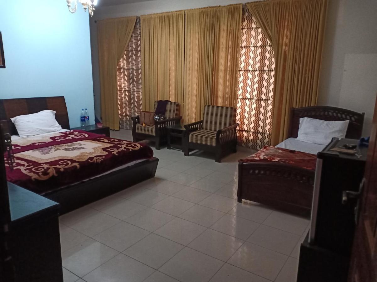 Tourist Hub Islamabad Bed and Breakfast Exteriör bild