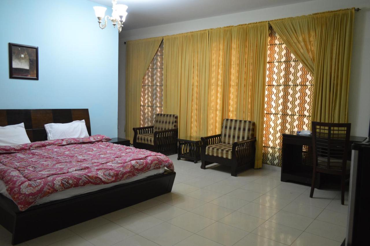Tourist Hub Islamabad Bed and Breakfast Exteriör bild