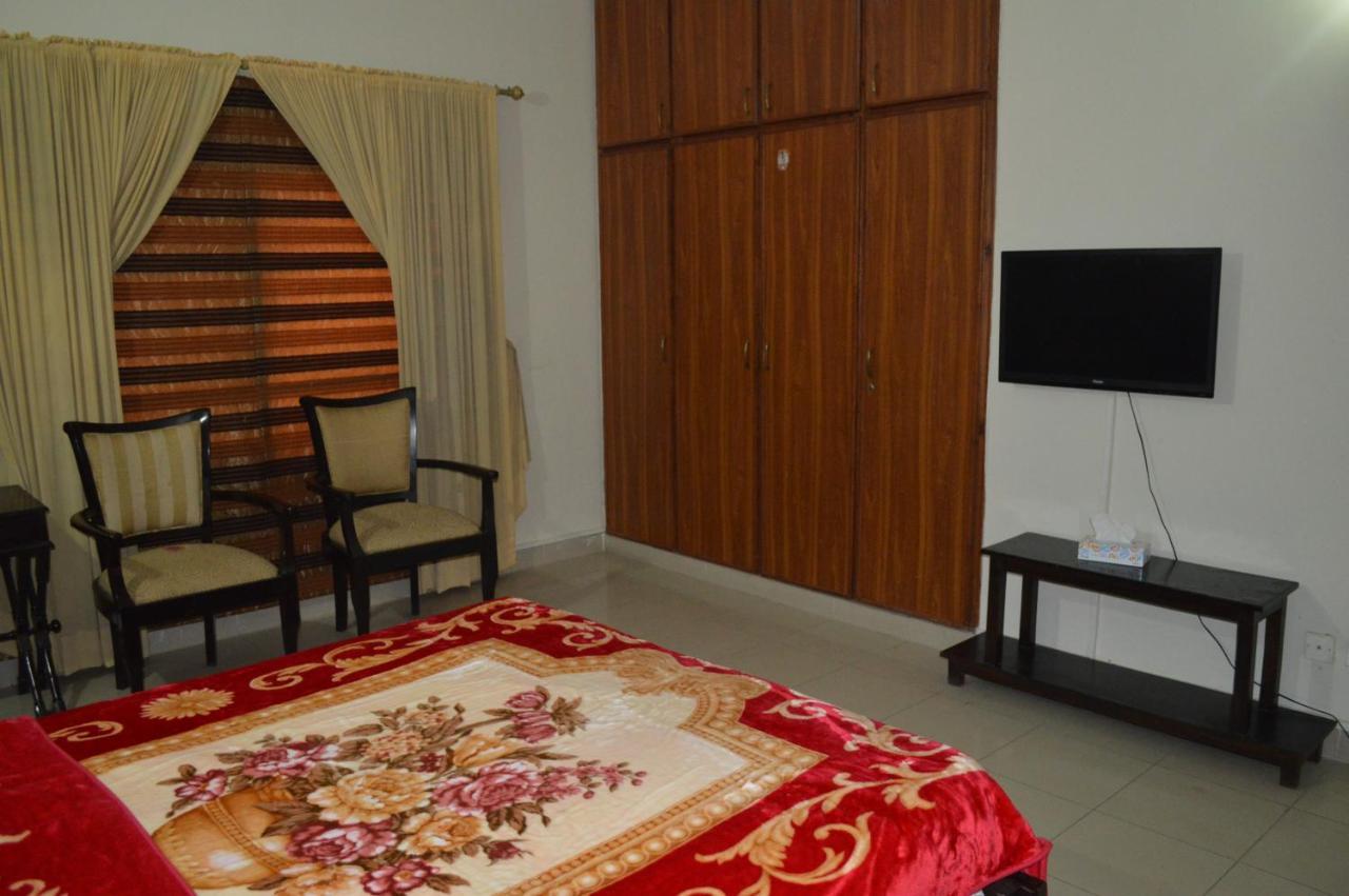 Tourist Hub Islamabad Bed and Breakfast Exteriör bild