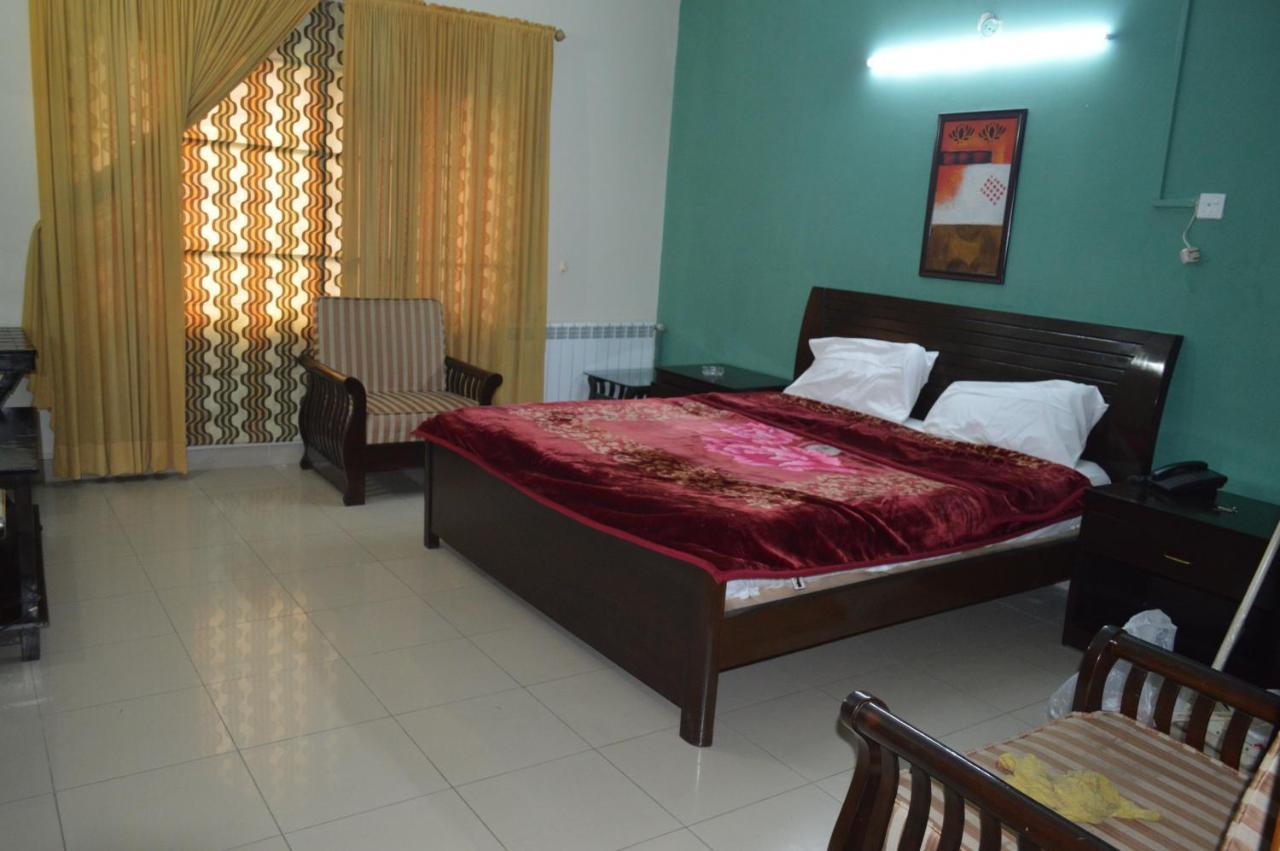 Tourist Hub Islamabad Bed and Breakfast Exteriör bild