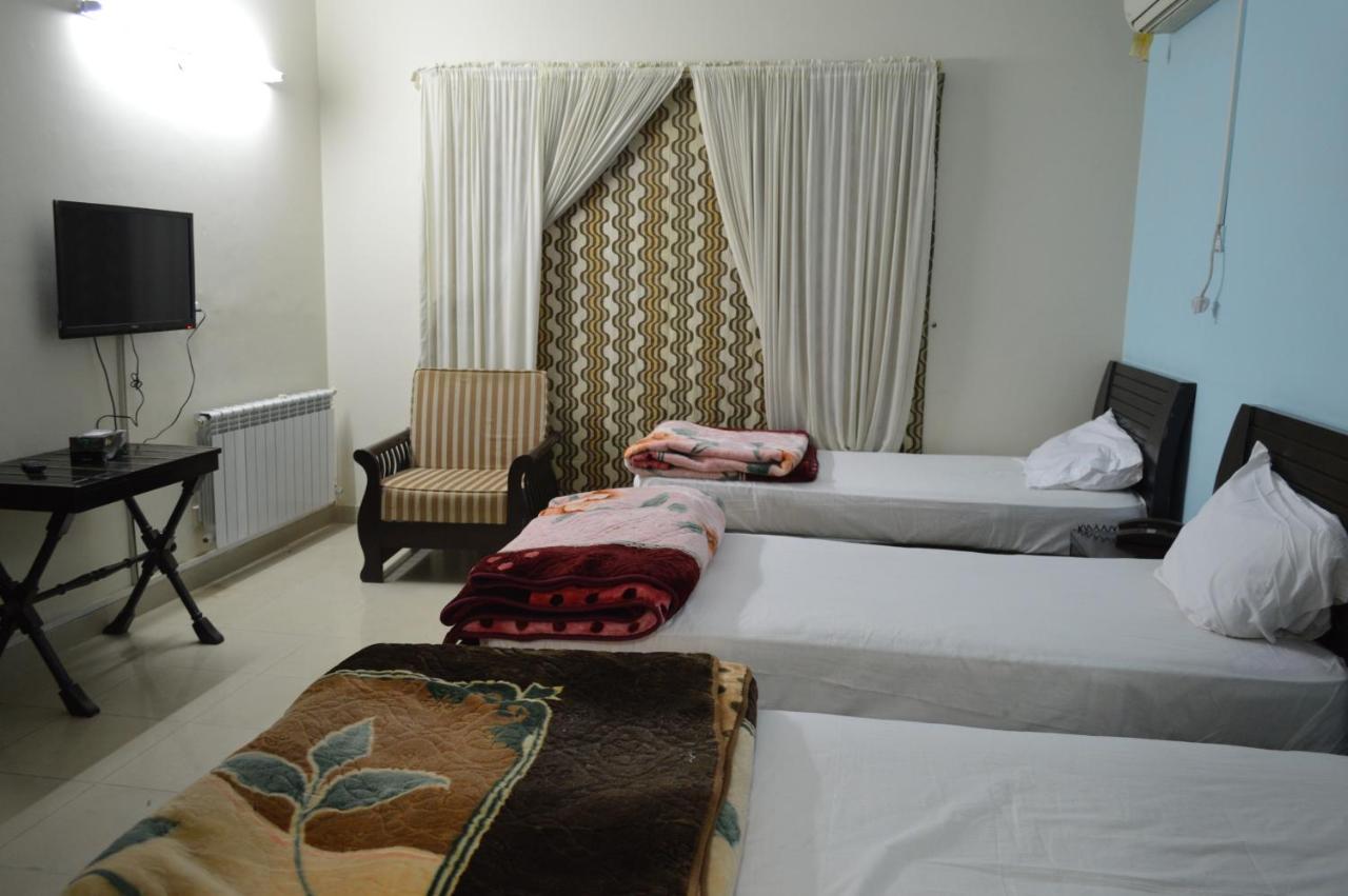 Tourist Hub Islamabad Bed and Breakfast Exteriör bild