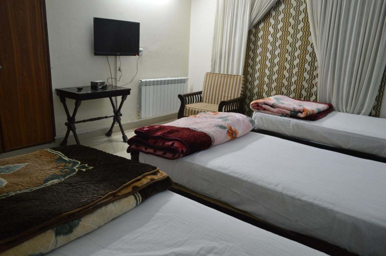 Tourist Hub Islamabad Bed and Breakfast Exteriör bild
