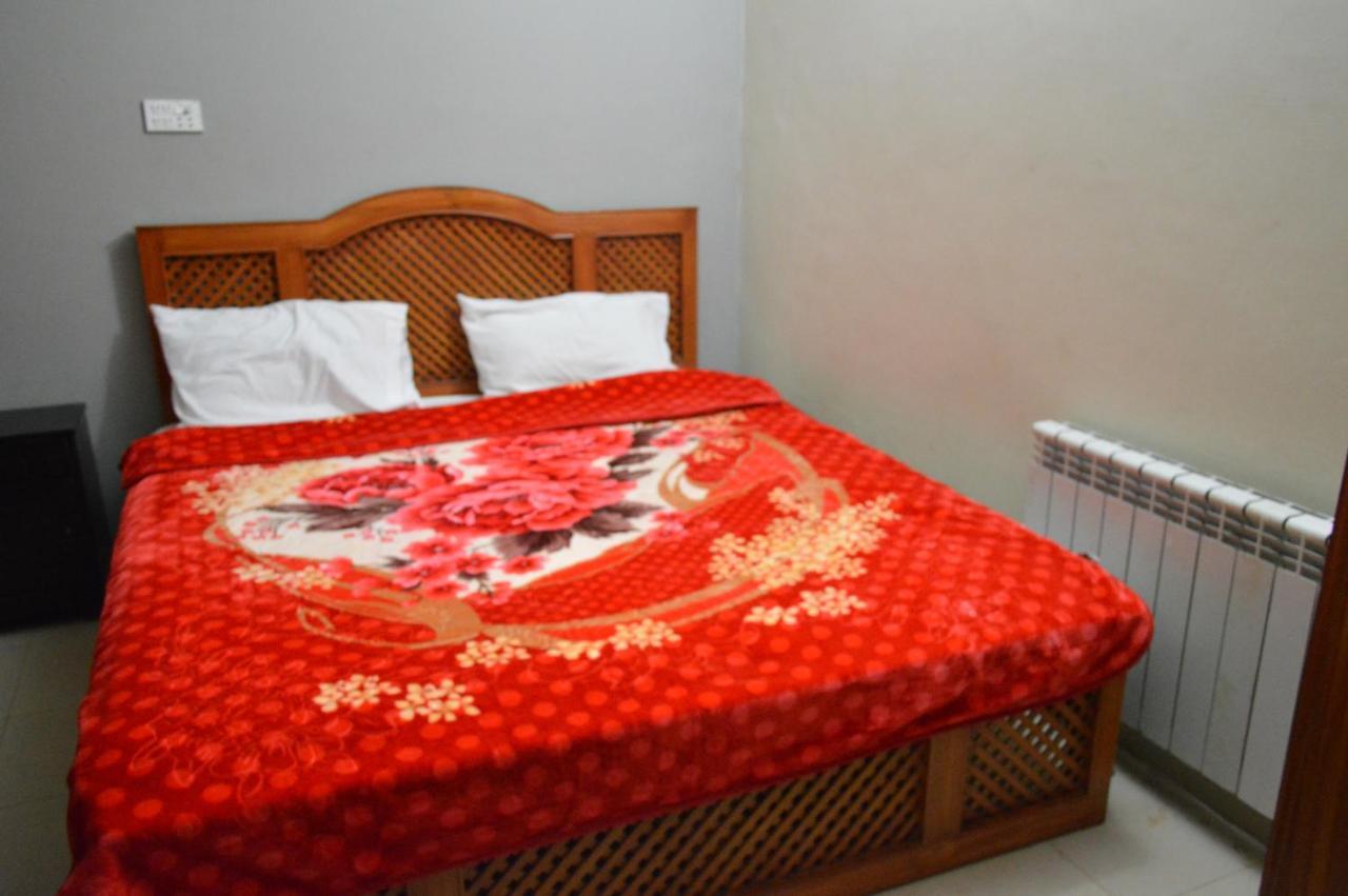 Tourist Hub Islamabad Bed and Breakfast Exteriör bild