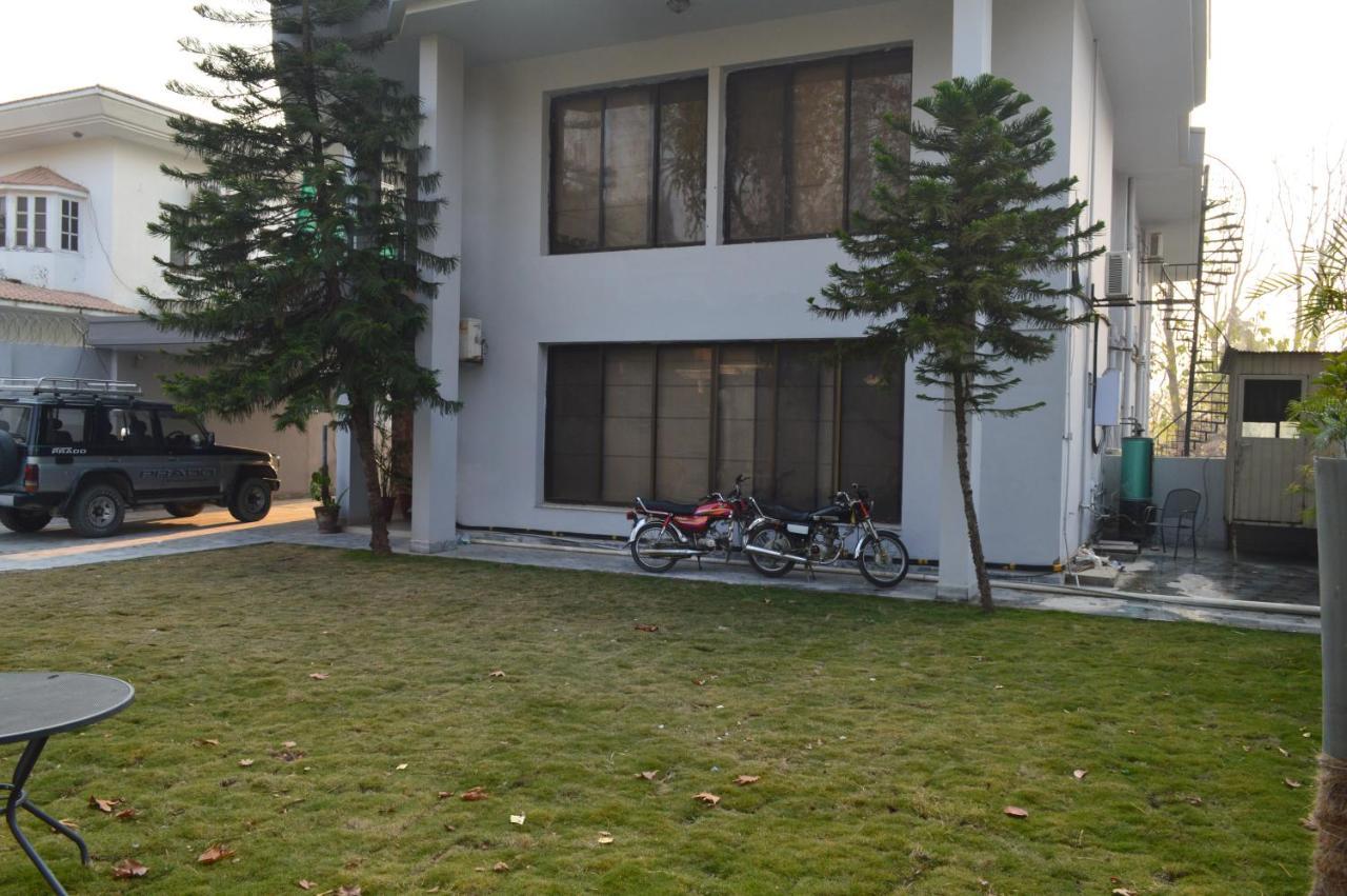 Tourist Hub Islamabad Bed and Breakfast Exteriör bild
