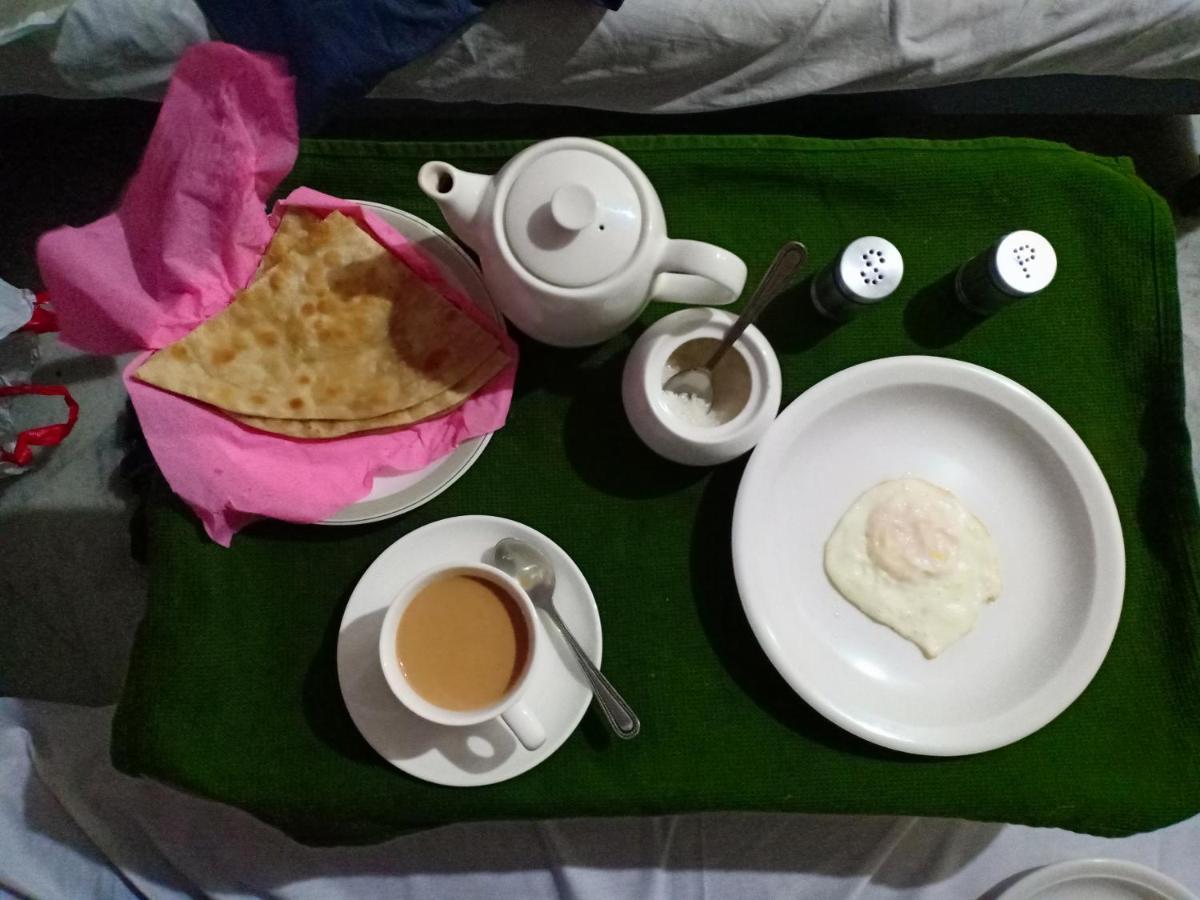 Tourist Hub Islamabad Bed and Breakfast Exteriör bild